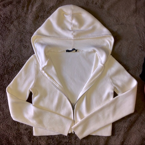 Brandy Melville Sweaters - Brandy Melville Arden Hoodie